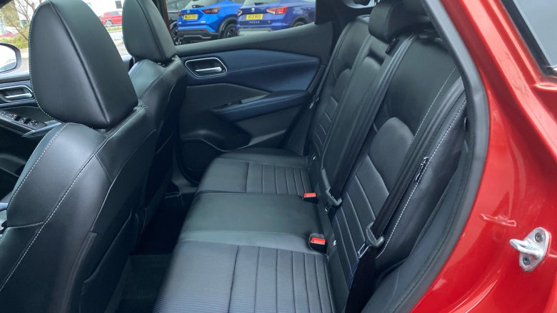 Nissan Qashqai 1.3 DiG-T MH 158 Tekna 5dr Xtronic Petrol Hatchback